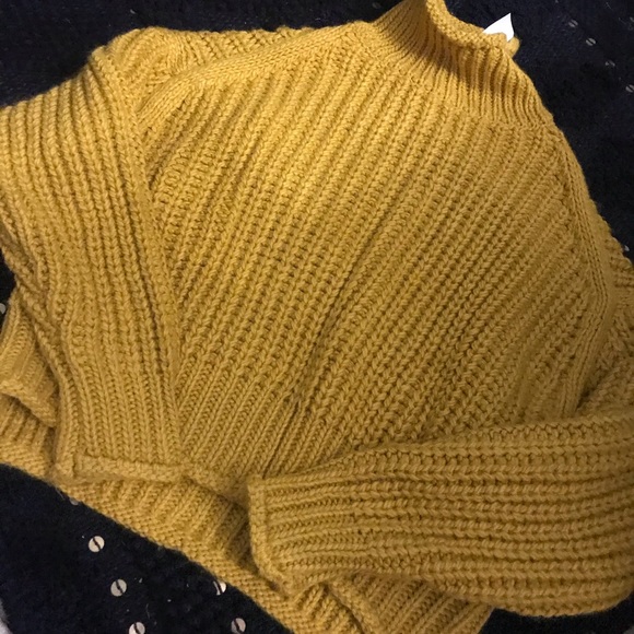 H&M Sweaters - NWT H&M sweater